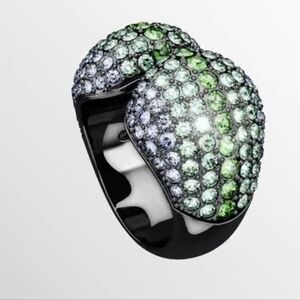 Embrace the bold brilliance of this marine-inspired cocktail ring. Sablima. 9